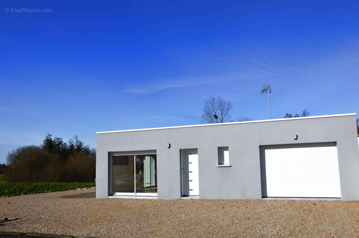 Maison à SAINT-GEORGES-DE-POINTINDOUX