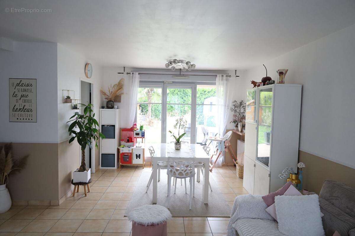 Maison à ECQUEVILLY