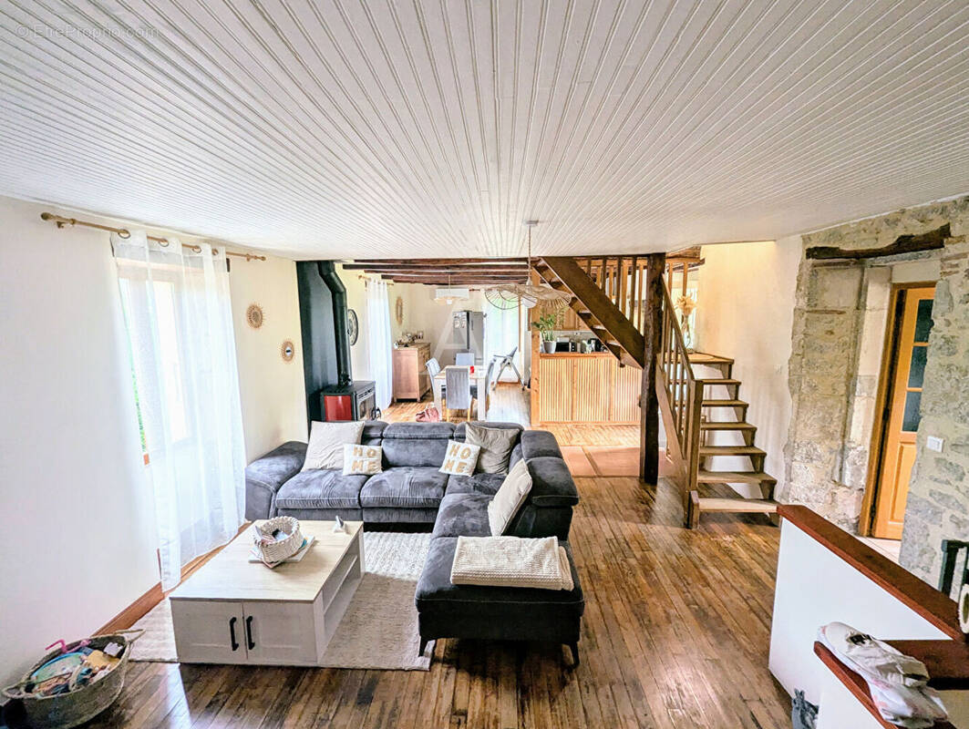 Maison à VIRE-SUR-LOT