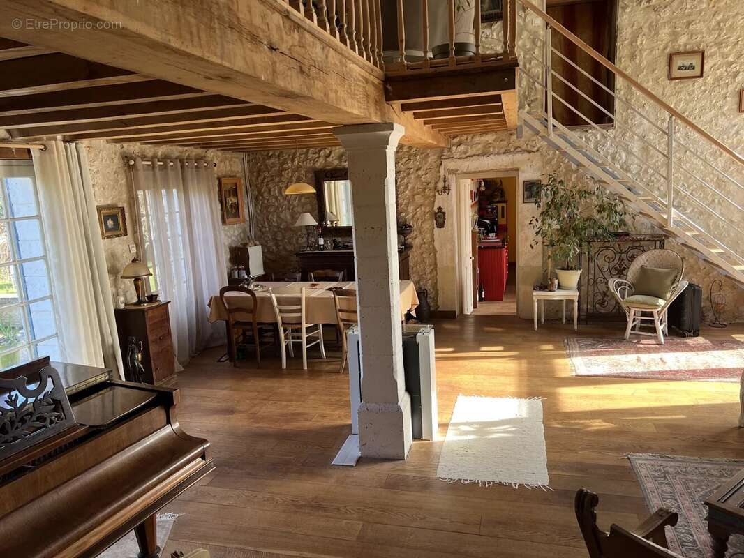 Maison à BOUTEILLES-SAINT-SEBASTIEN