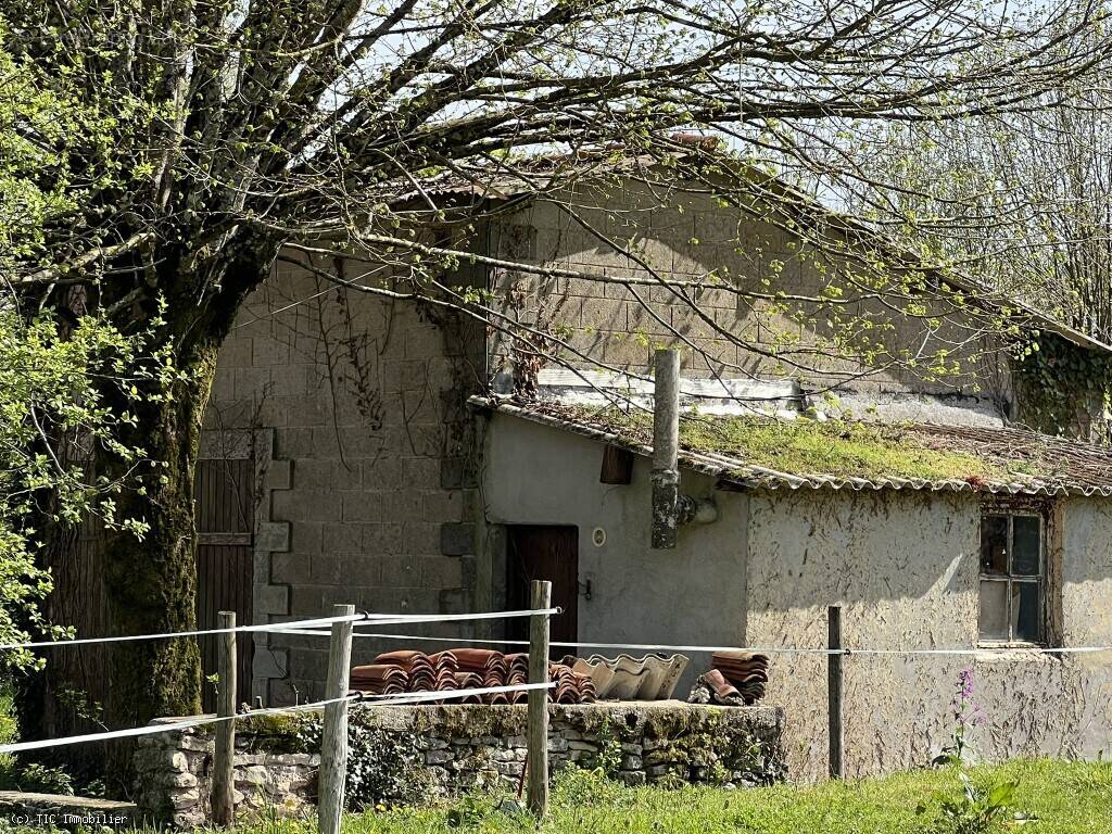 Maison à CHAMPAGNE-MOUTON