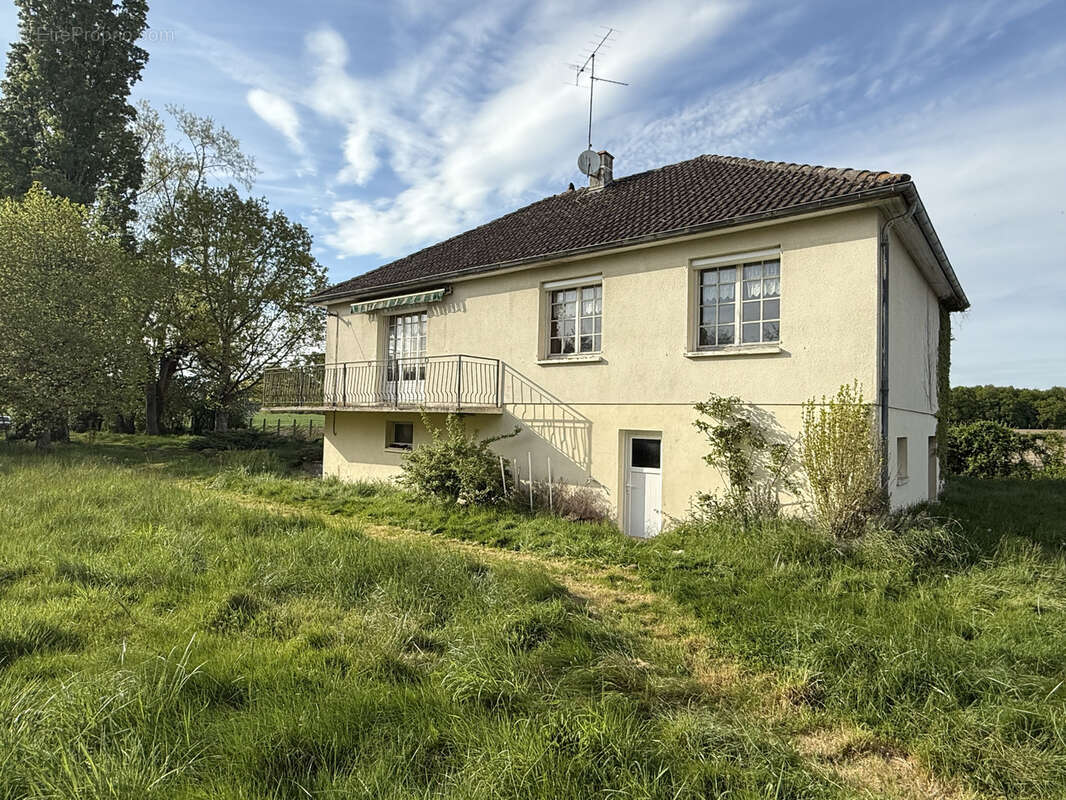 Maison à TRAINOU