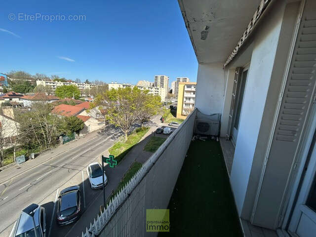 Appartement à BRON