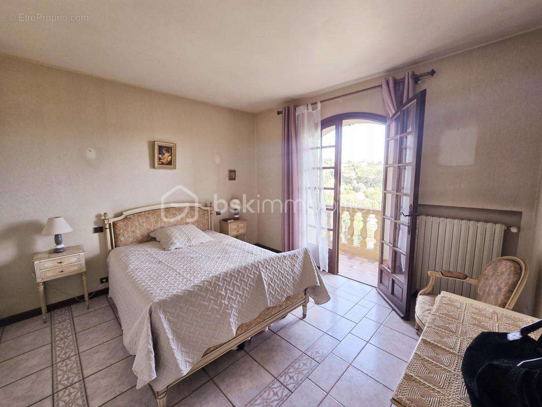 Maison à MANDELIEU-LA-NAPOULE