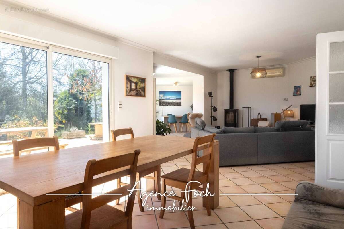 Maison à SARROUILLES