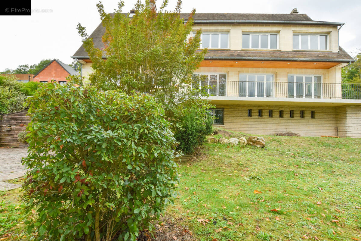 Maison à MAREIL-MARLY