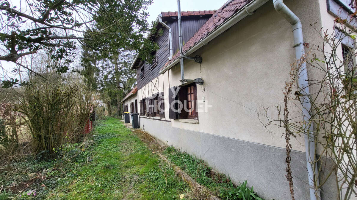 Maison à MAILLY-MAILLET