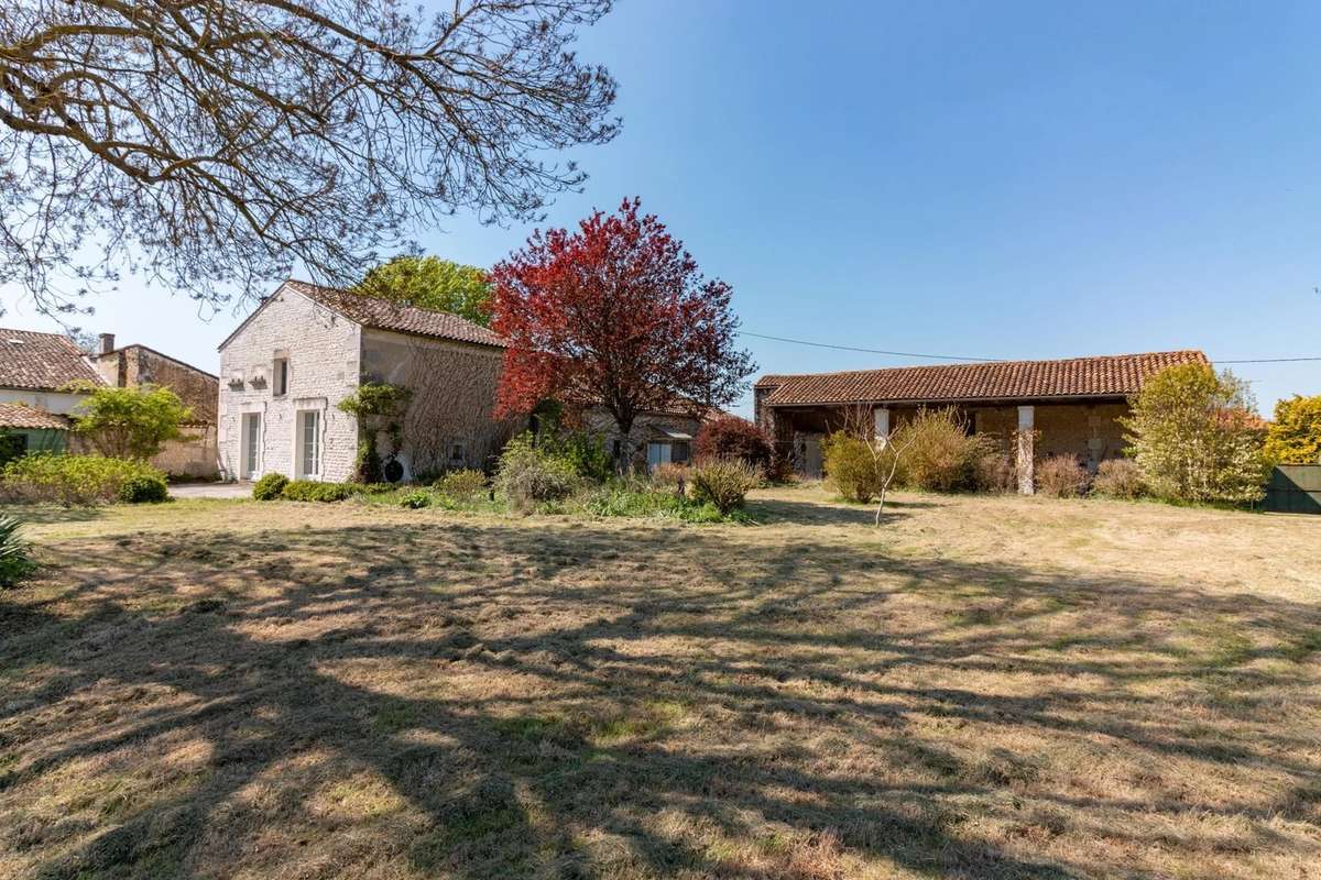 Maison à SEGONZAC
