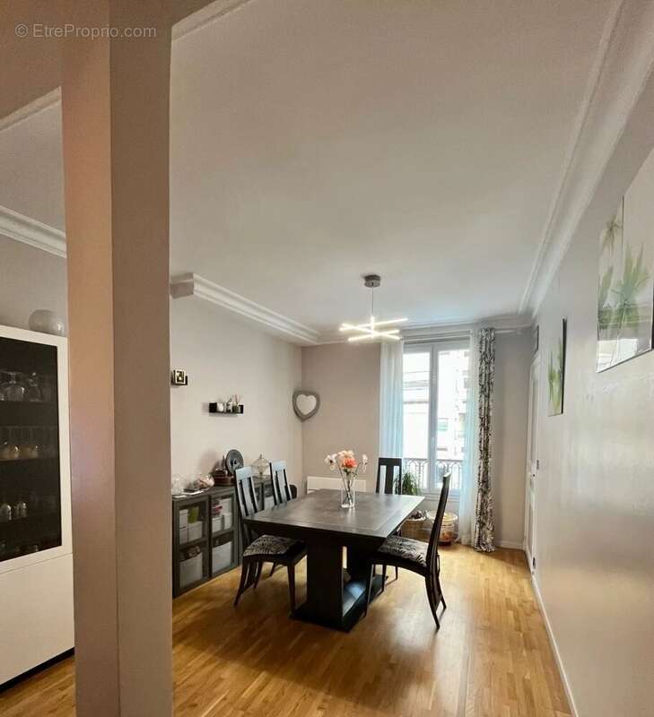 Appartement à PARIS-18E