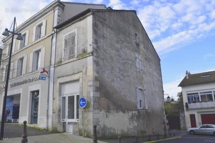 Maison à RUFFEC