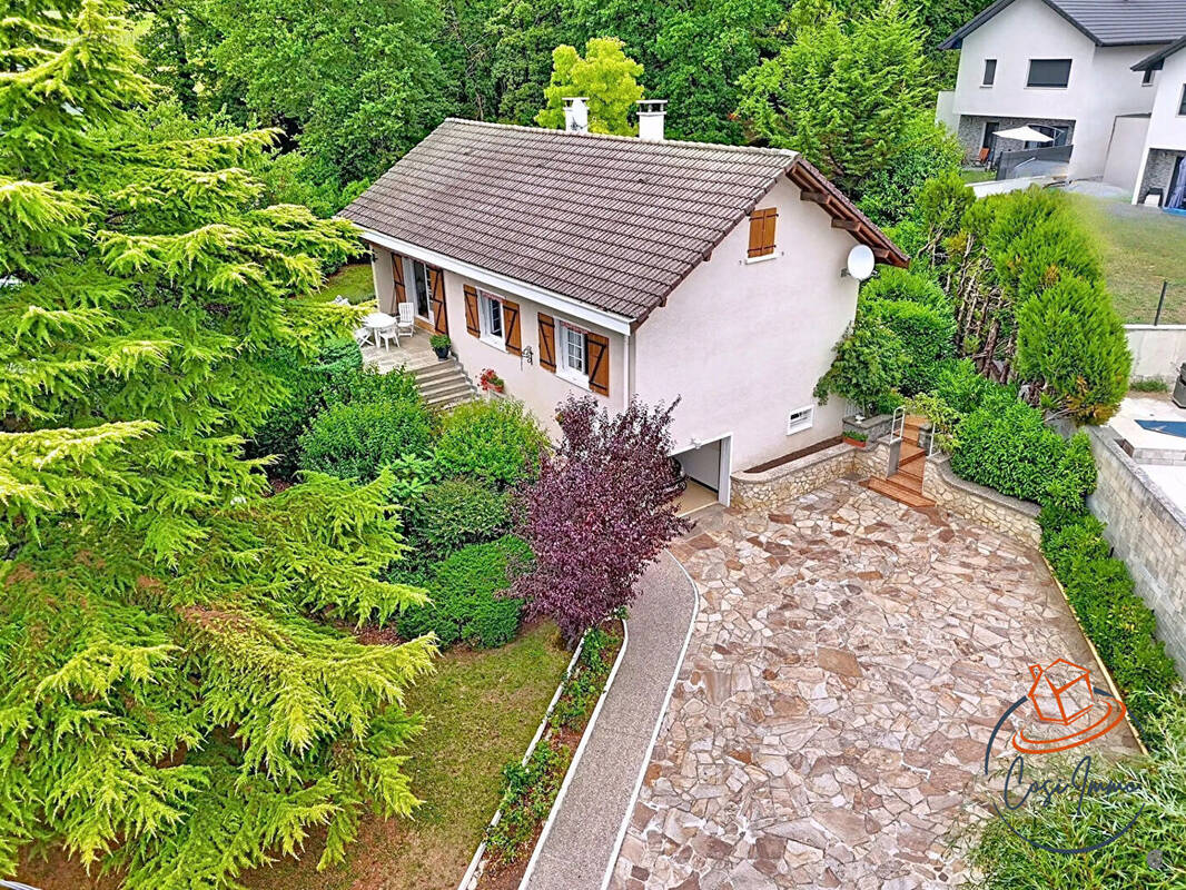 Maison à CLARAFOND-ARCINE