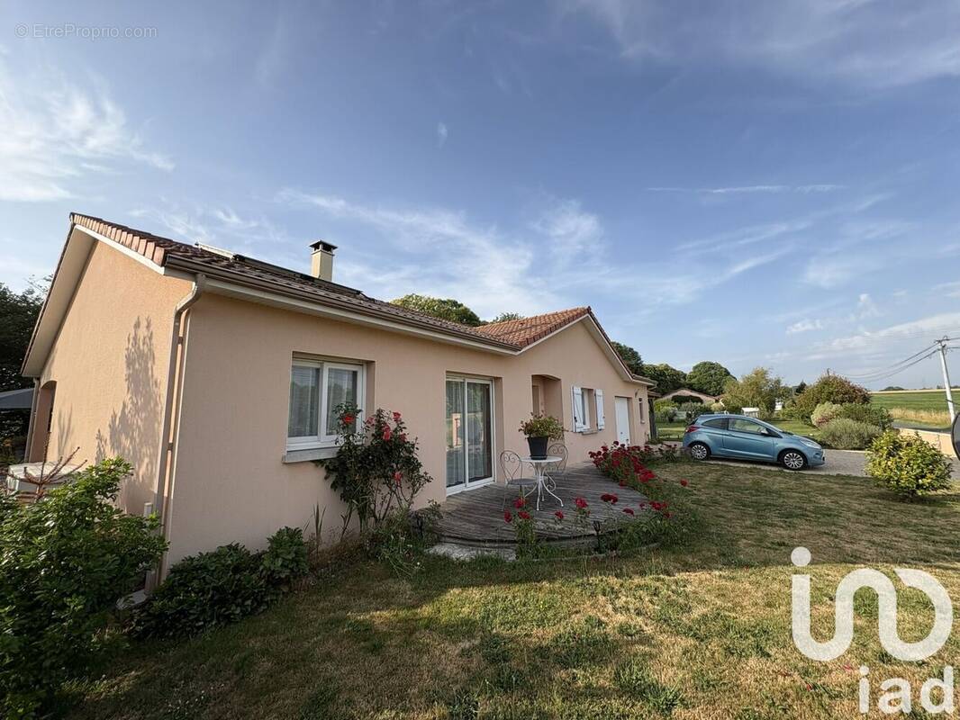 Photo 1 - Maison à LA ROCHE-L&#039;ABEILLE