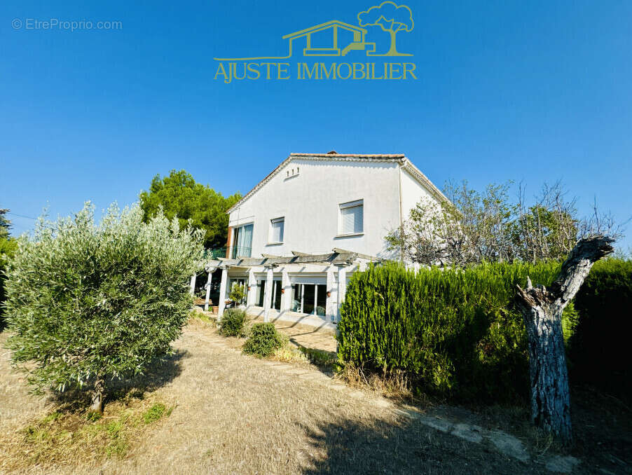 Maison à SAINT-VICTORET