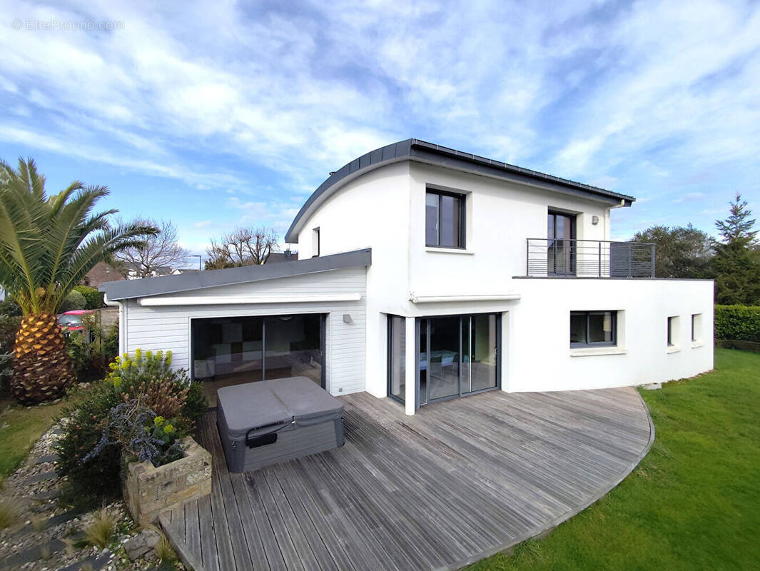 Maison à COMBRIT