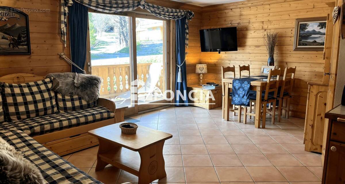 Appartement à LES ALLUES