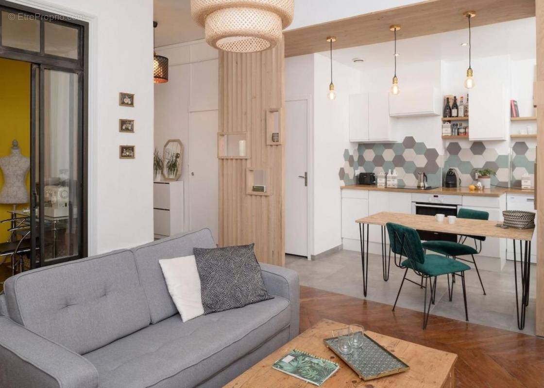 Appartement à LES LILAS