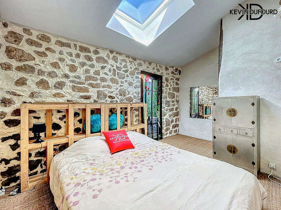 Maison à MONTPEZAT-SOUS-BAUZON
