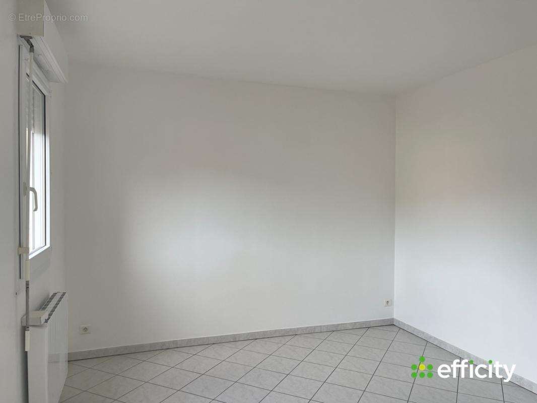 Appartement à EPERNON