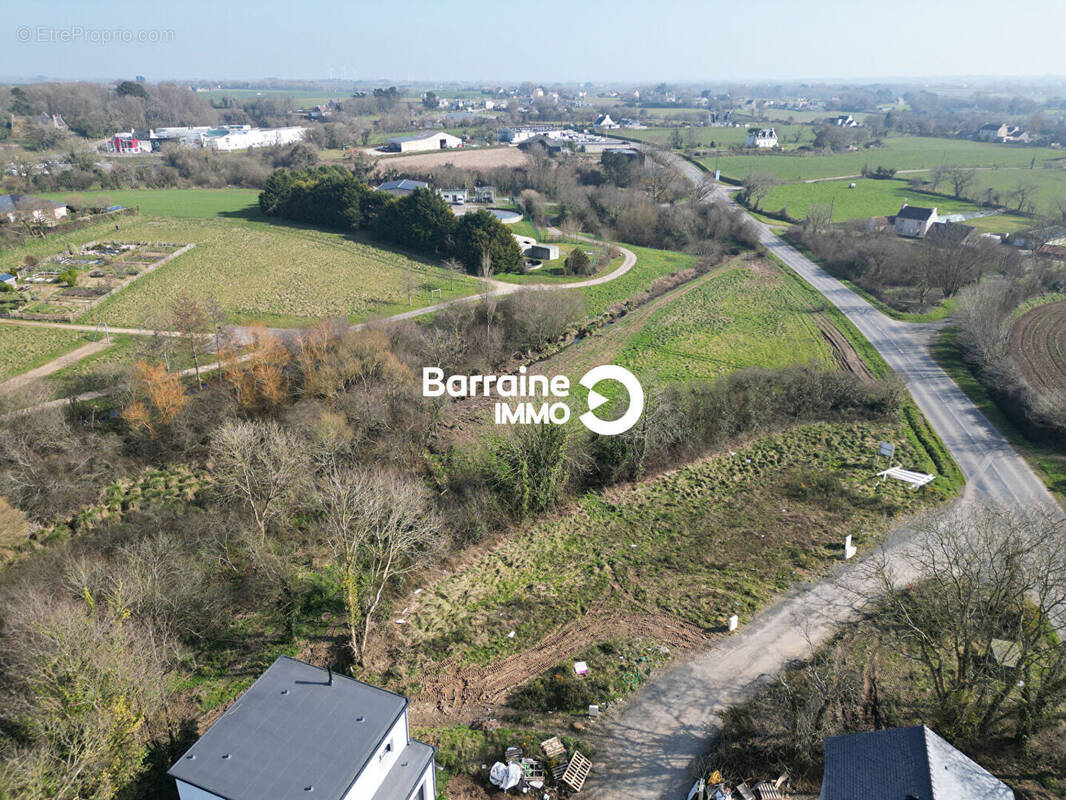 Terrain à LANNILIS