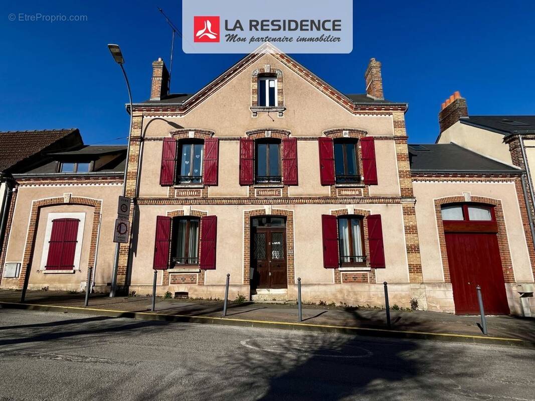 Maison à EPERNON