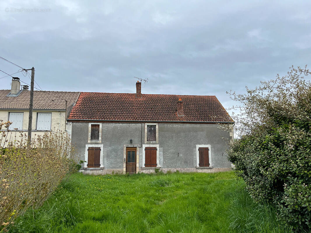 Maison à SAINT-LEGER-LE-PETIT