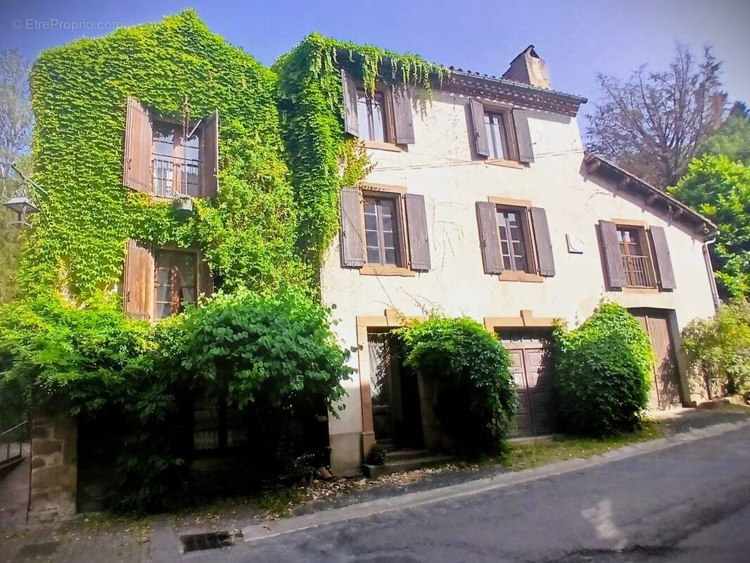 Maison à MONESTIES