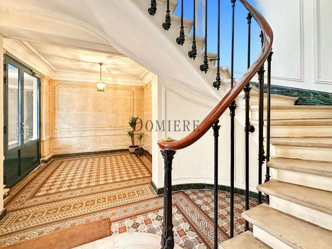 Appartement à PARIS-8E