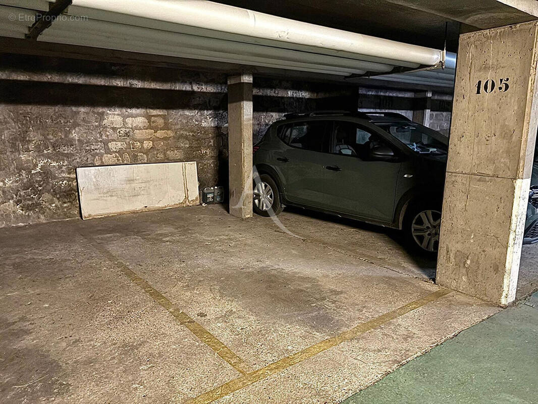 Parking à PARIS-20E