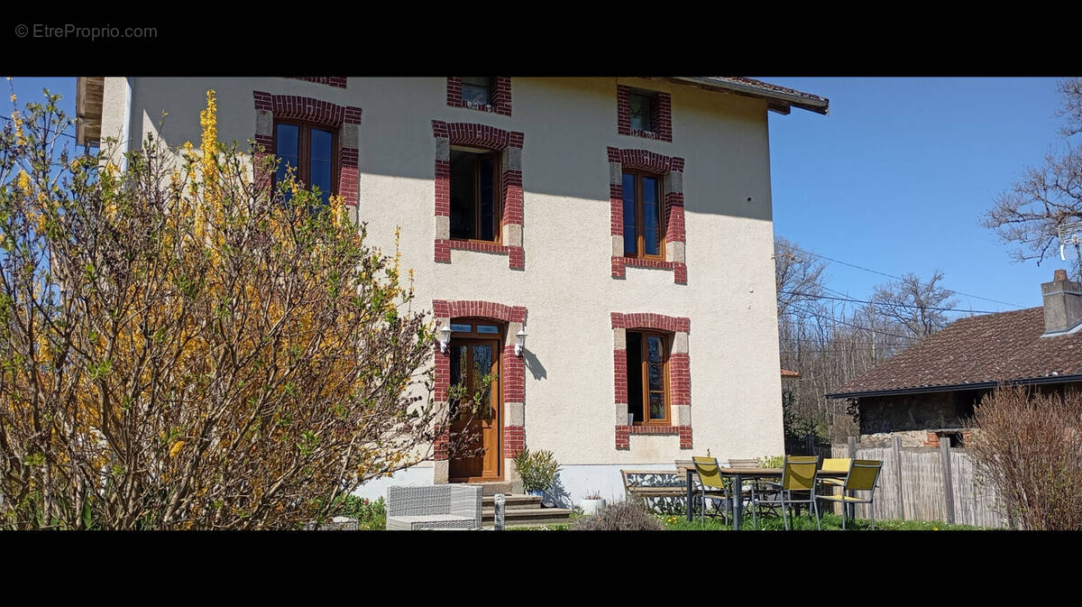 Maison à SAINT-PRIEST-SOUS-AIXE