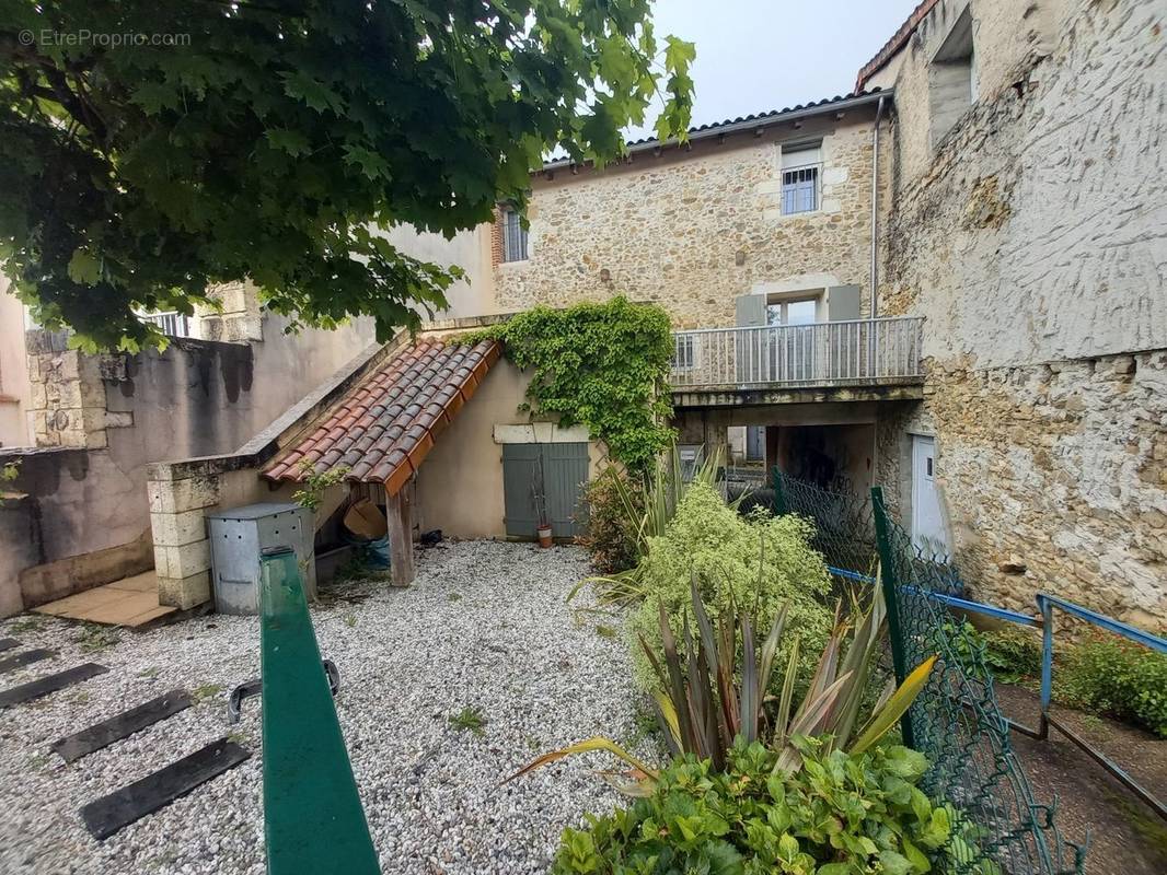 Maison à NONTRON