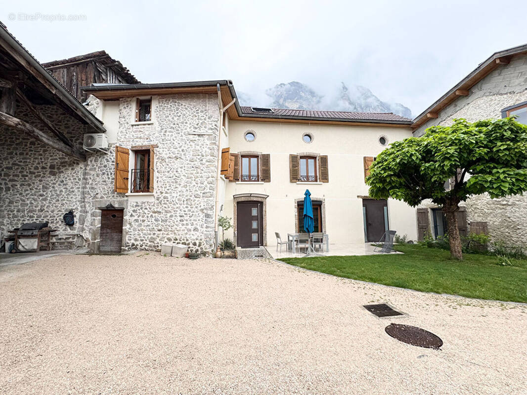 Maison à CROLLES
