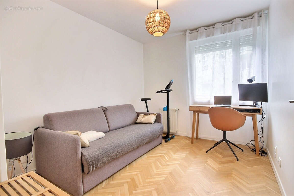 Appartement à SURESNES