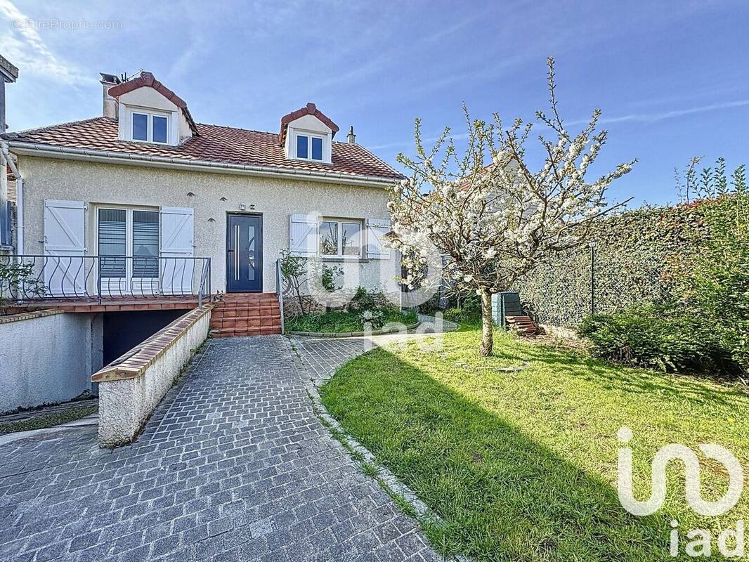 Photo 1 - Maison à GRISY-SUISNES