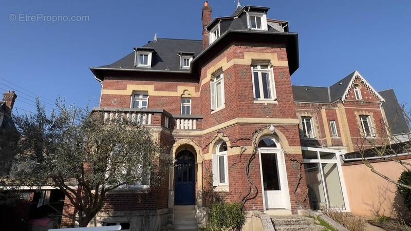 Maison à MONT-SAINT-AIGNAN