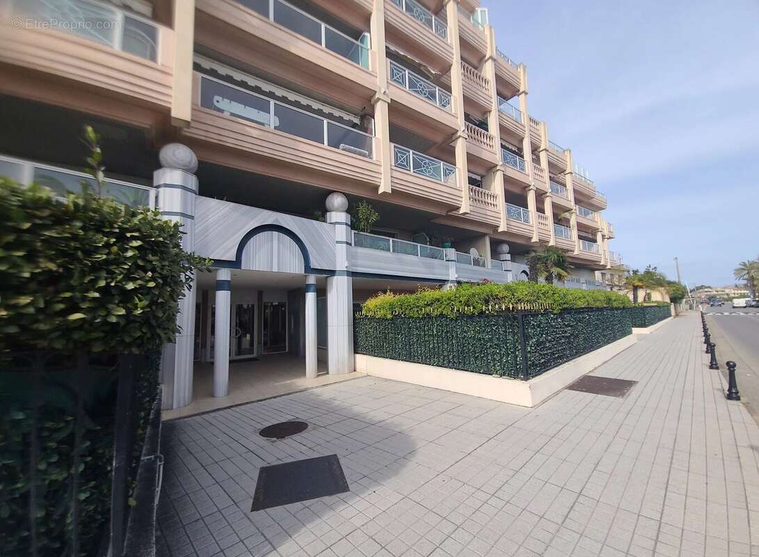 Appartement à VALLAURIS