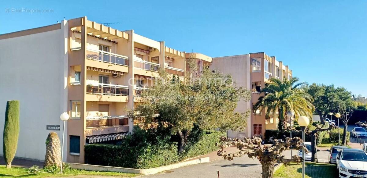 Appartement à VALLAURIS