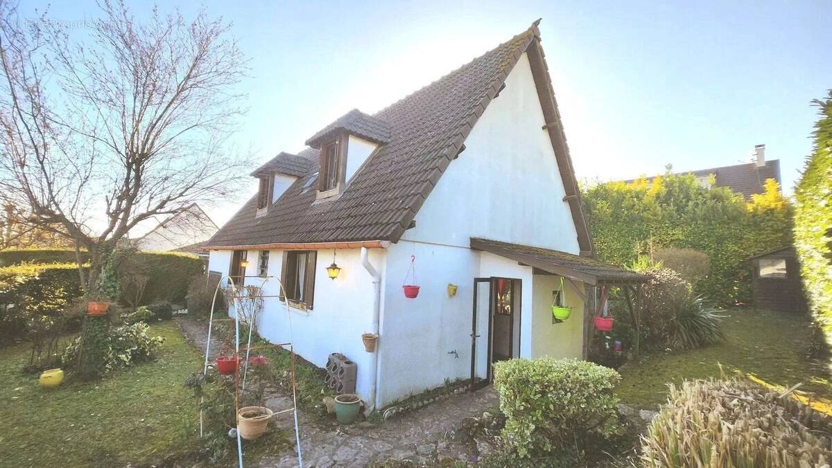 Maison à BEYNES