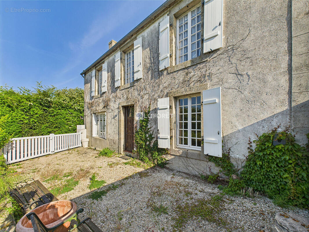 Maison à PLOMODIERN