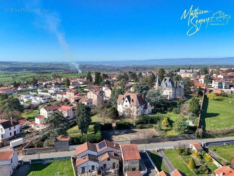 Maison à SAINT-SYMPHORIEN-SUR-COISE
