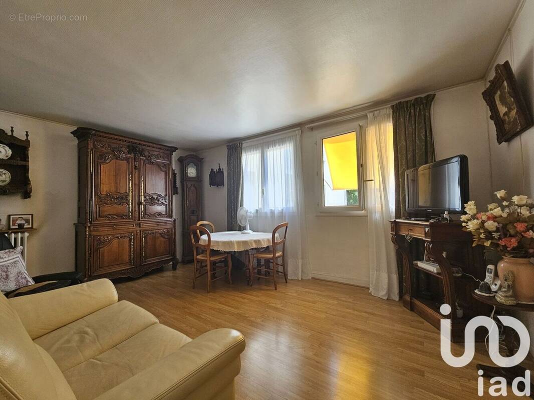 Photo 1 - Appartement à LE PORT-MARLY