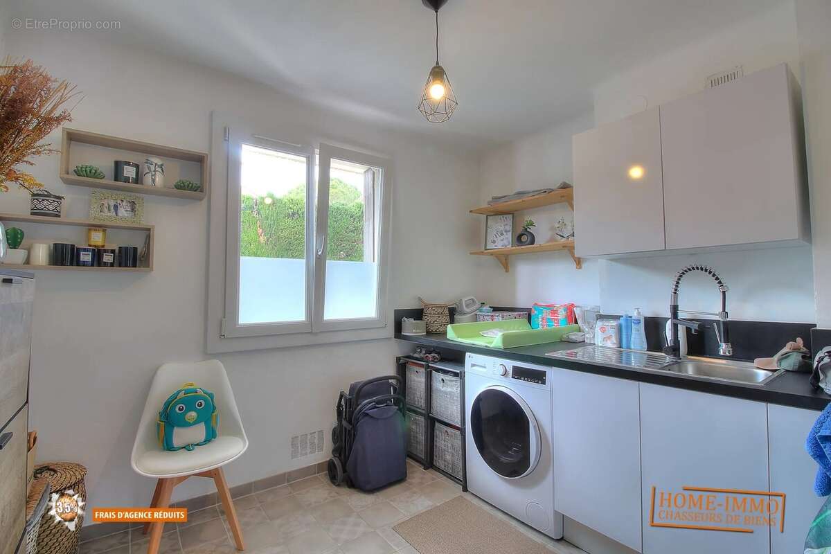 Appartement à VALLAURIS