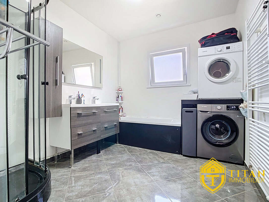   En exclusivité : Maison individuelle semi plain pied, 3 chambres, jardin, garage Audruicq -titan-immobilier - Maison à AUDRUICQ