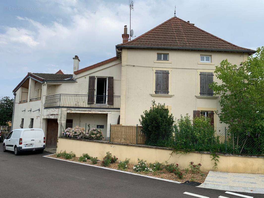 Appartement à CHARLIEU