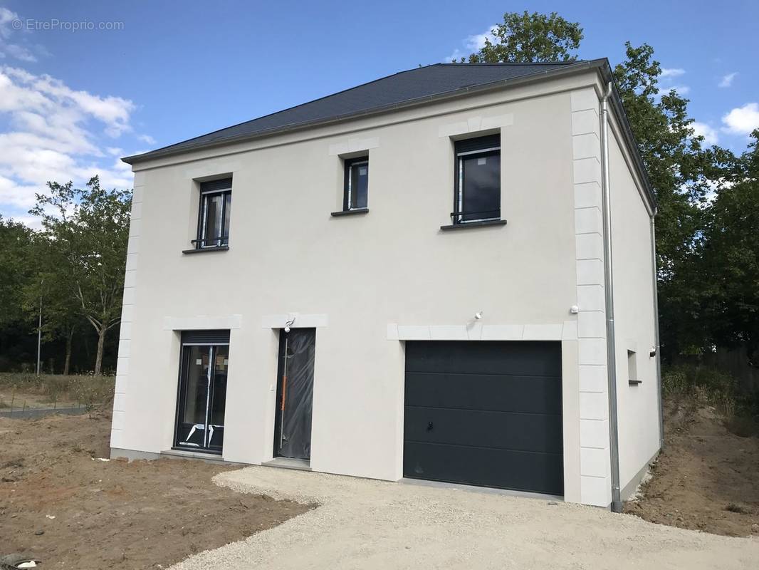 Maison à COMBLEUX