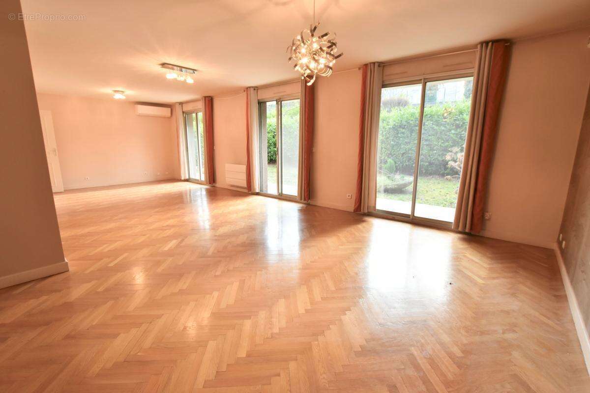 Appartement à TASSIN-LA-DEMI-LUNE