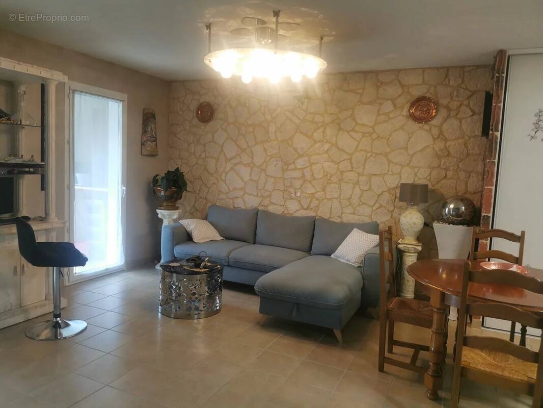 Appartement à LORGUES