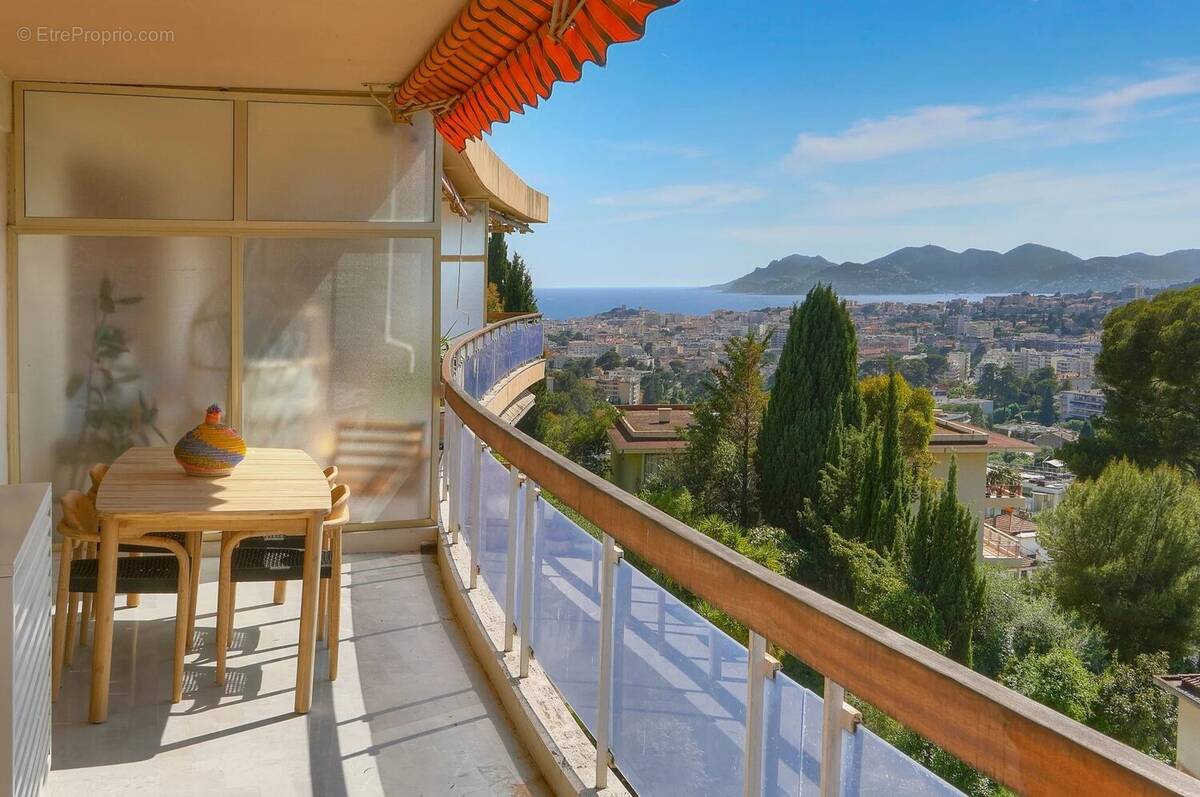 Appartement à LE CANNET