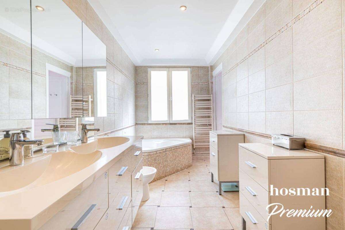Appartement à PARIS-10E