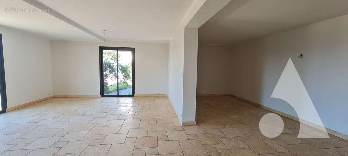 Maison à LORGUES