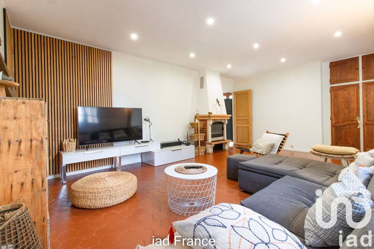 Photo 1 - Maison à JUZIERS